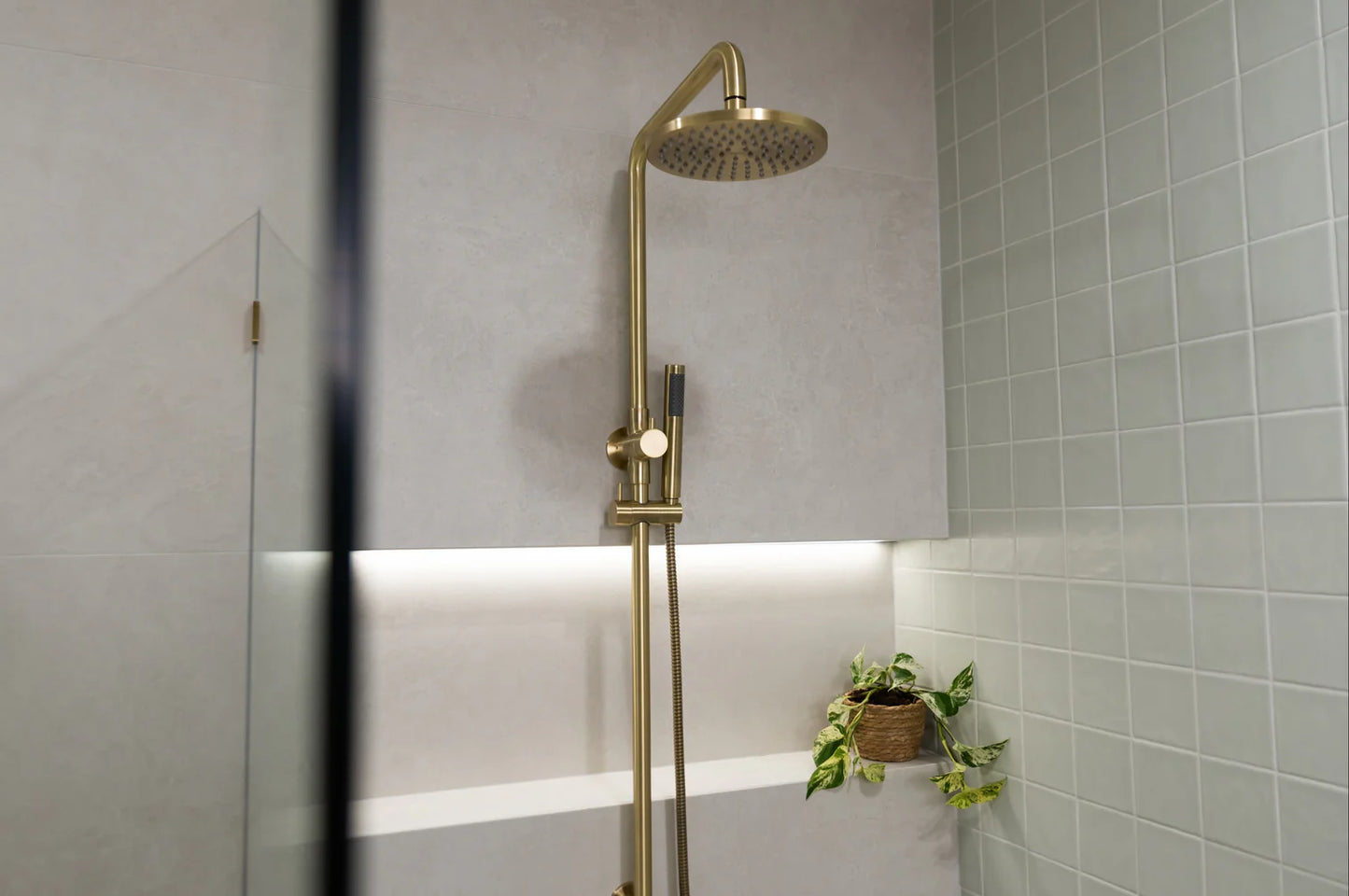 Round Combination Shower Rail, 200mm Rose, Single Function Hand Shower