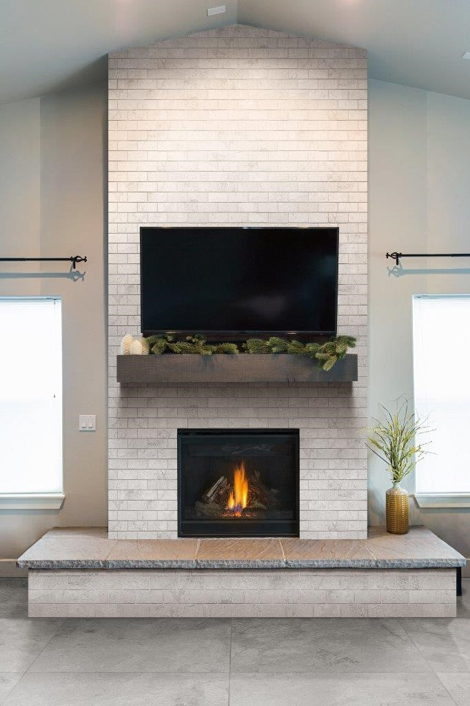Breccia White