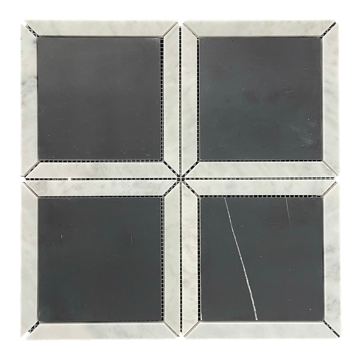NERO SQUARE + CARRARA BORDER